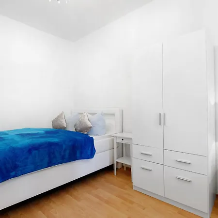 아파트 Big 6rooms Aprt Kurfuerstendamm