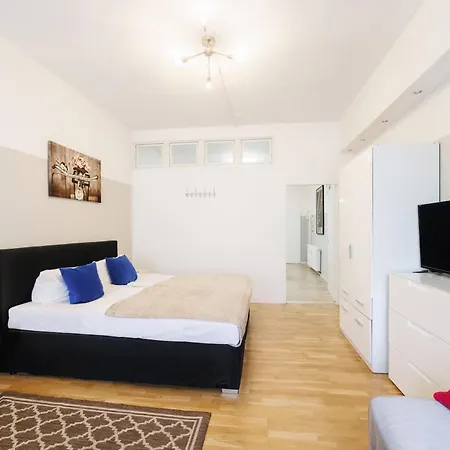 Big 6rooms Aprt Kurfuerstendamm ברלין